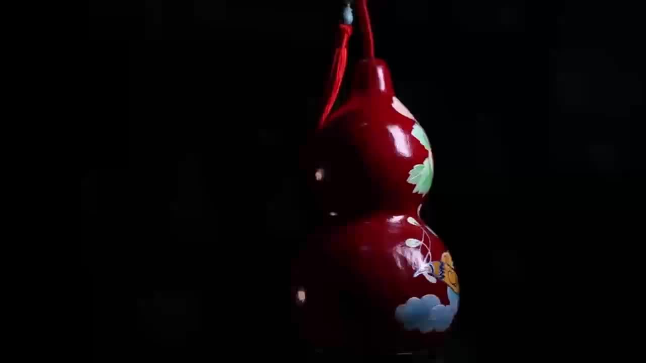 以刀为笔绘“福禄” ——中国吉林省民间艺术家张铁梅的指尖艺术葫芦彩雕